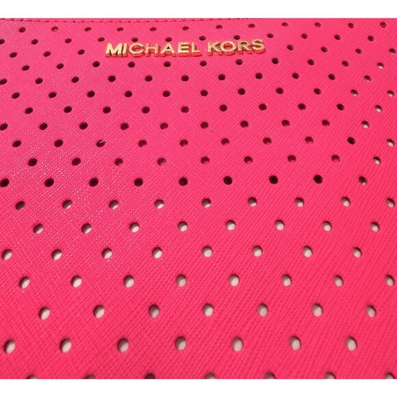 NWT Michael Kors Perforated Medium Gusset Leather Wristlet Ultra Pink w/GoldTone - Picture 3 of 5